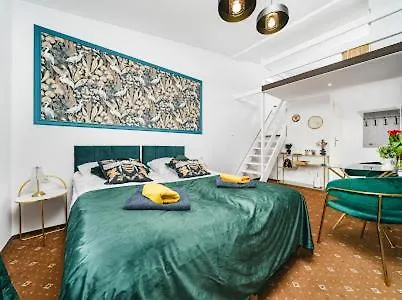 Queen Bee Apartments Krakow Old Town